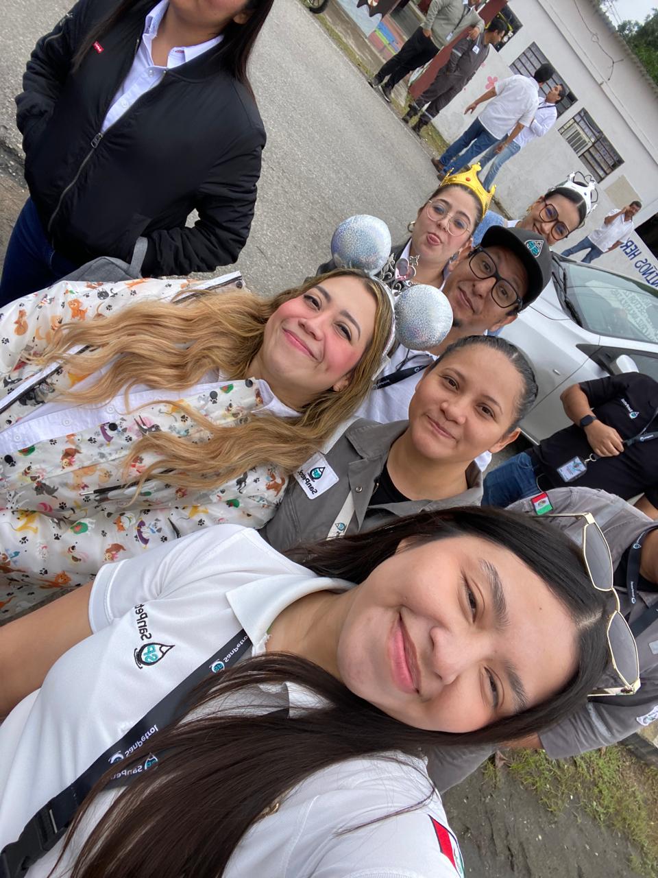 Entrega de juguetes en Nacajuca - Niños recibiendo regalos